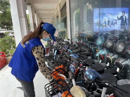 火焰藍(lán)消防志愿者走進(jìn)電動(dòng)車(chē)銷(xiāo)售店 開(kāi)展賣(mài)車(chē)即提示宣傳活動(dòng)